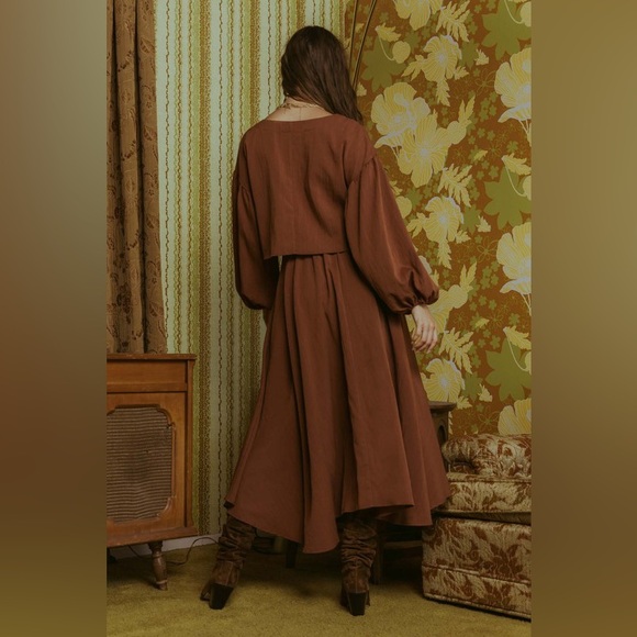 685. Solid Balloon Sleeve Top and Skirt Set in Brown - Picture 7 of 7